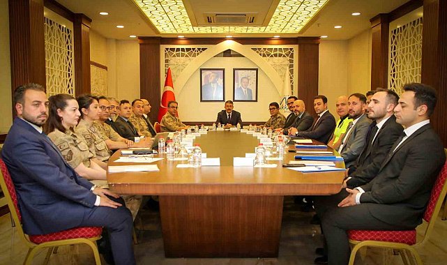 Hakkari'de değişik suçlardan aranan 407 şahıs yakalandı