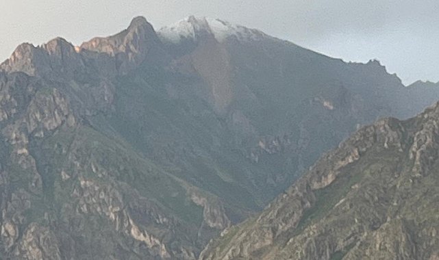 Hakkari'de haziran ayında kar sürprizi