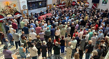 Hayatını kaybeden gazeteci Zeki Özer, son yolculuğuna uğurlandı