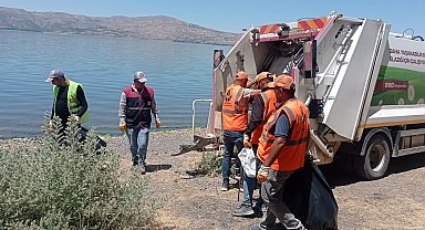 Hazar gölü etrafında 40 ton çöp toplandı