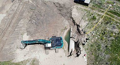 Her sene aynı çile: Sürekli patlayan sulama borusu çiftçiyi perişan etti tarlalar susuz kaldı