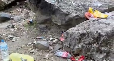 Herkesin gelip görmek istediği şelaleyi, çöplüğe çevirdiler