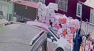 Hırsızlar önce aracı keşfetti sonra altınları çaldı