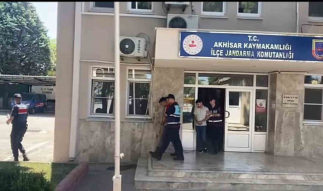 Hırsızlık şüphelileri jandarmadan kaçamadı