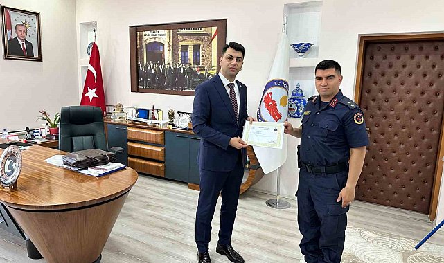 Hisarcık Kaymakamı Bahar'dan, İlçe Jandarma Komutanı Korkut ve personele başarı belgesi