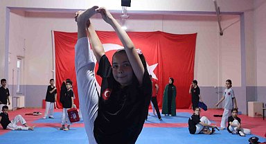 Hobi olarak başladığı taekwondoda Kayseri şampiyonu oldu