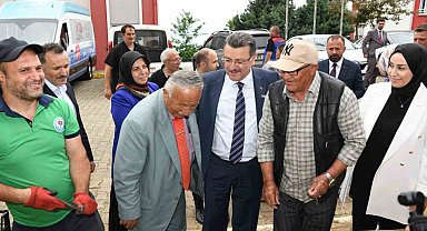 Huzurevindeki yaşlı babaları unutmadı