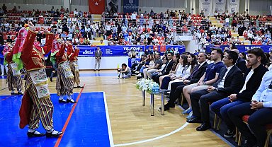 İBB yurtlarında mezuniyet coşkusu