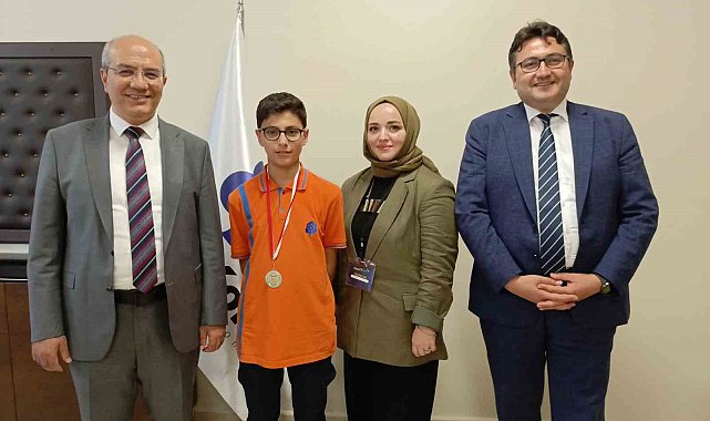 İhlas Koleji öğrencisinden matematikte Türkiye 2'nciliği
