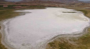 İklim değişikliği Van'daki Tuz Gölü'nü kuruttu