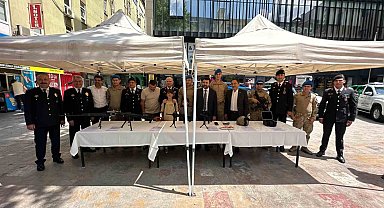 İl Jandarma Komutanlığı'ndan caddede tanıtım standı