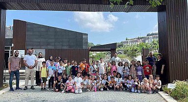 İlkokul öğrencileri botanik bahçesinde doğayla buluştu