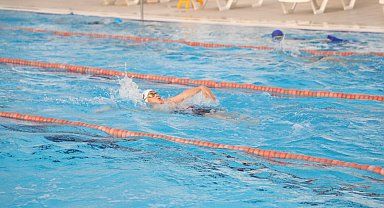 İnegöl'de yüzme eğitimlerine yoğun ilgi