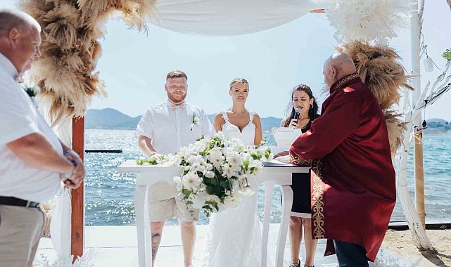 İngiliz çiftlerin gözdesi Marmaris: "Tatil, düğün ve ömür boyu hatıralar bir arada"