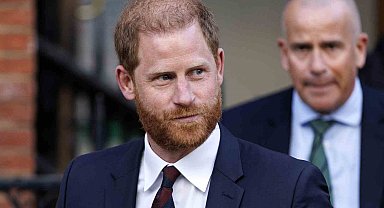 İngiltere Prensi Harry'nin soyadını "Spencer" olarak değiştireceği iddiası