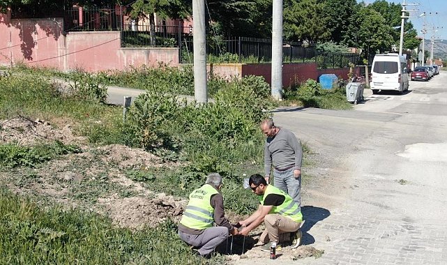 İnönü Belediyesi'nden aydınlatma direği yapım çalışmaları