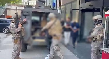 İnternet üzerinde faizsiz kredi arayanları hedef alan şebekeye "Akbaba Operasyonu": 18 tutuklama