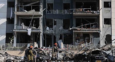 İran, Beerşeba kentini füzeyle vurdu: Microsoft binası yakınında yangın