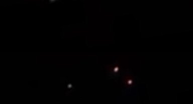 İran'ın İsrail'e attığı füzelerin ışıkları Mersin'de sahil şeridinden göründü