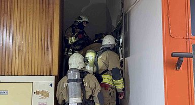 İş merkezinde çıkan dumanlar korkuttu