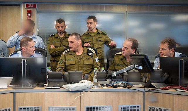 İsrail'den İran'a yeni saldırı sinyali: "Tahran yolu açıldı"