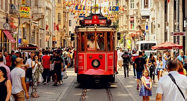 İstanbul göçün merkezi oldu! 2024'te Türkiye'ye 314 bin göç, yurt dışına 424 bin göç
