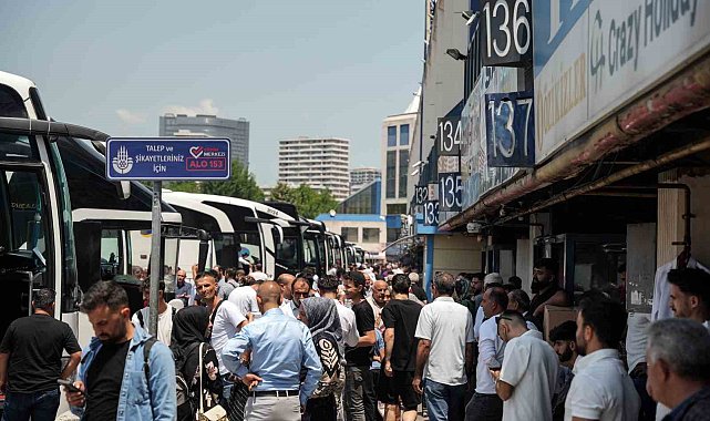 İstanbul Otogarı'nda bayram hareketliliği havadan görüntülendi