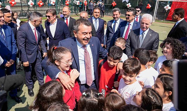 İstanbul'da 2 milyon 859 bin 468 öğrenci karne aldı