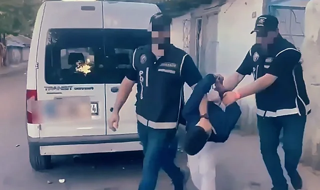İstanbul'da kafeyi kurşunlayan 3 şüpheli yakalandı! Bakan Yerlikaya gençleri uyardı!