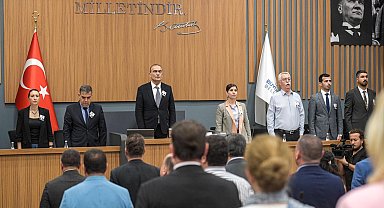 İzmir Büyükşehir Meclisi'nden merhum Zeyrek'e anma