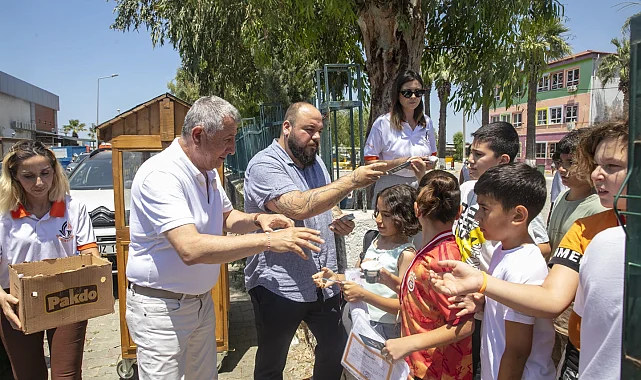 İzmir Güzelbahçe Belediyesi'nin karne hediyesine 'Milli Eğitim' engeli