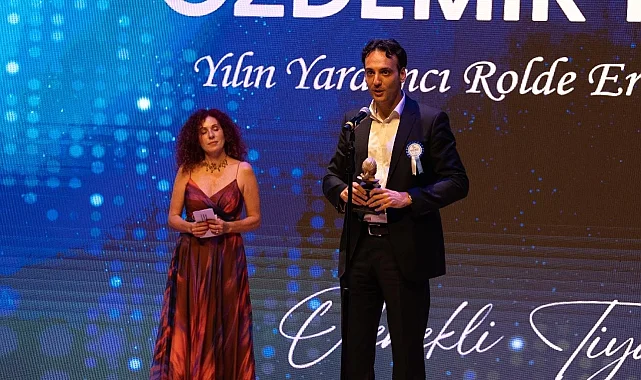 İzmir Şehir Tiyatroları'na anlamlı ödül