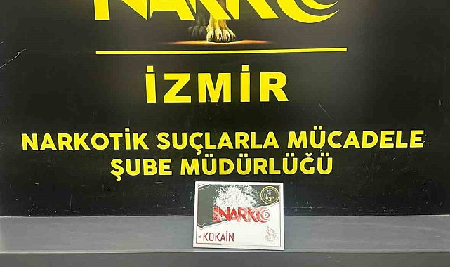 İzmir'de 2 kilo 300 gram kokain ele geçirildi