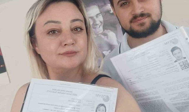 İzmir'de anne-oğul sınav heyecanını birlikte paylaştı