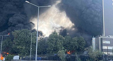 İzmir'de fabrika yangını: Müdahele sürüyor