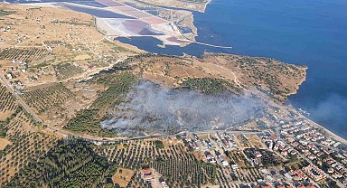 İzmir'de orman yangınına havadan ve karadan müdahale
