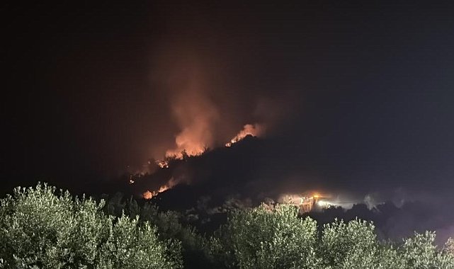 İzmir'deki yangın yerleşim yerlerini tehdit etmeye devam ediyor