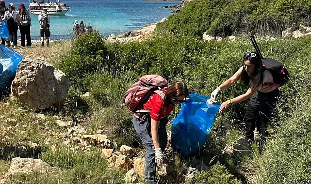İzmir'de gençler Efes Mimas Yolu'nda doğayla buluştu