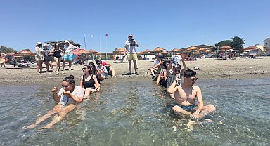İzmir'de gençlerle yaz boyu 'su gibi eğlence'