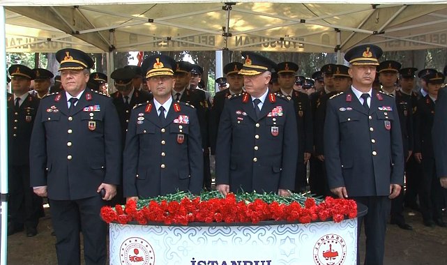 Jandarma Genel Komutanlığı'nın 186'ıncı kuruluş yıl dönümünde şehitler kabri başında anıldı