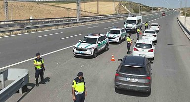 Jandarma otoyolda denetimlerini artırdı