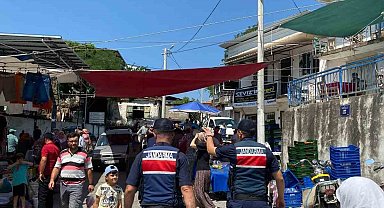 Jandarma pazaryerinde bilgilendirmede bulundu