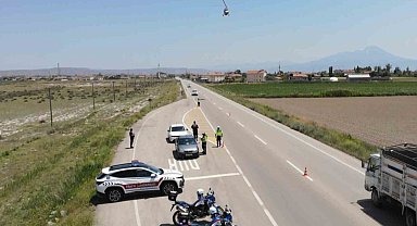 Jandarma, trafiği cayrokopter ve dron ile denetliyor