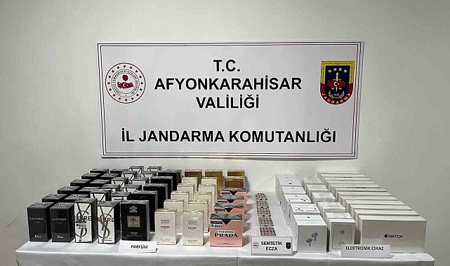 Kaçak elektronik ürün satan şahıs uyuşturucu ile yakalandı