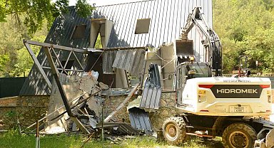 Kaçak villalar bir bir yıkıldı