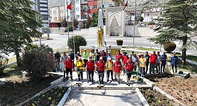Kahramanmaraş Büyükşehir Belediyesinden, Elbistan'da temizlik seferberliği