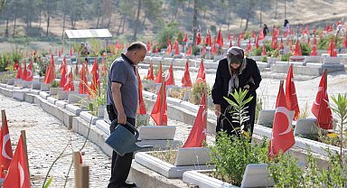 Kahramanmaraş'ta buruk bayramlaşma