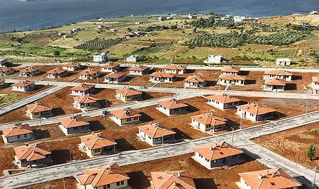 Kahramanmaraş'ta 110 köy evi tamamlandı... Göl manzaraları köy evleri tamamlandı