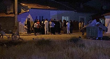 Kalabalık grup arasında çıkan kavga mahallede paniğe neden oldu