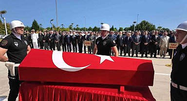 Kalbine yenik düşen polis için tören